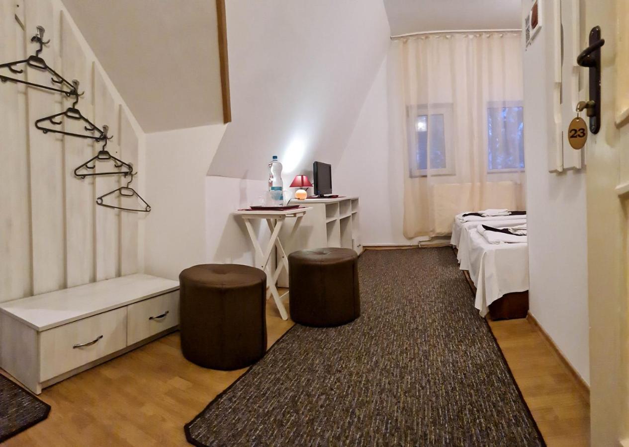 Pensiunea Happy Inn Vatra Dornei Exteriör bild