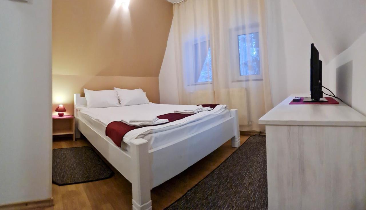 Pensiunea Happy Inn Vatra Dornei Exteriör bild