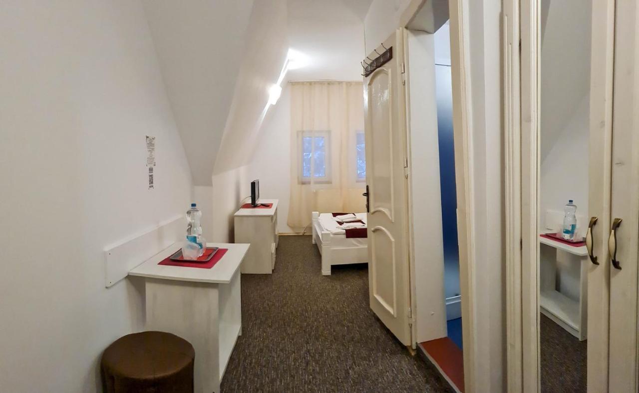 Pensiunea Happy Inn Vatra Dornei Exteriör bild