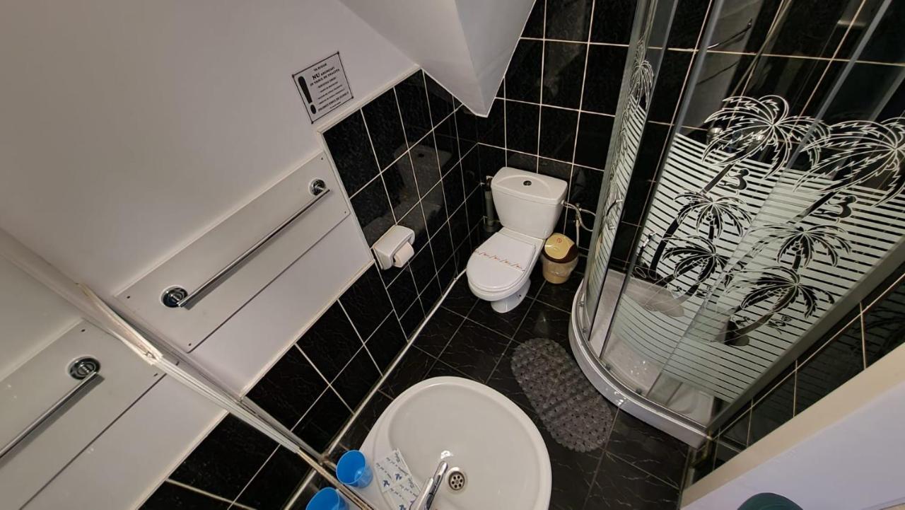 Pensiunea Happy Inn Vatra Dornei Exteriör bild
